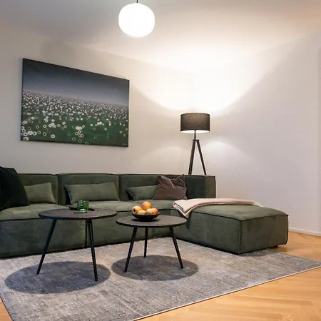 Апартаменты Lakeside Flat